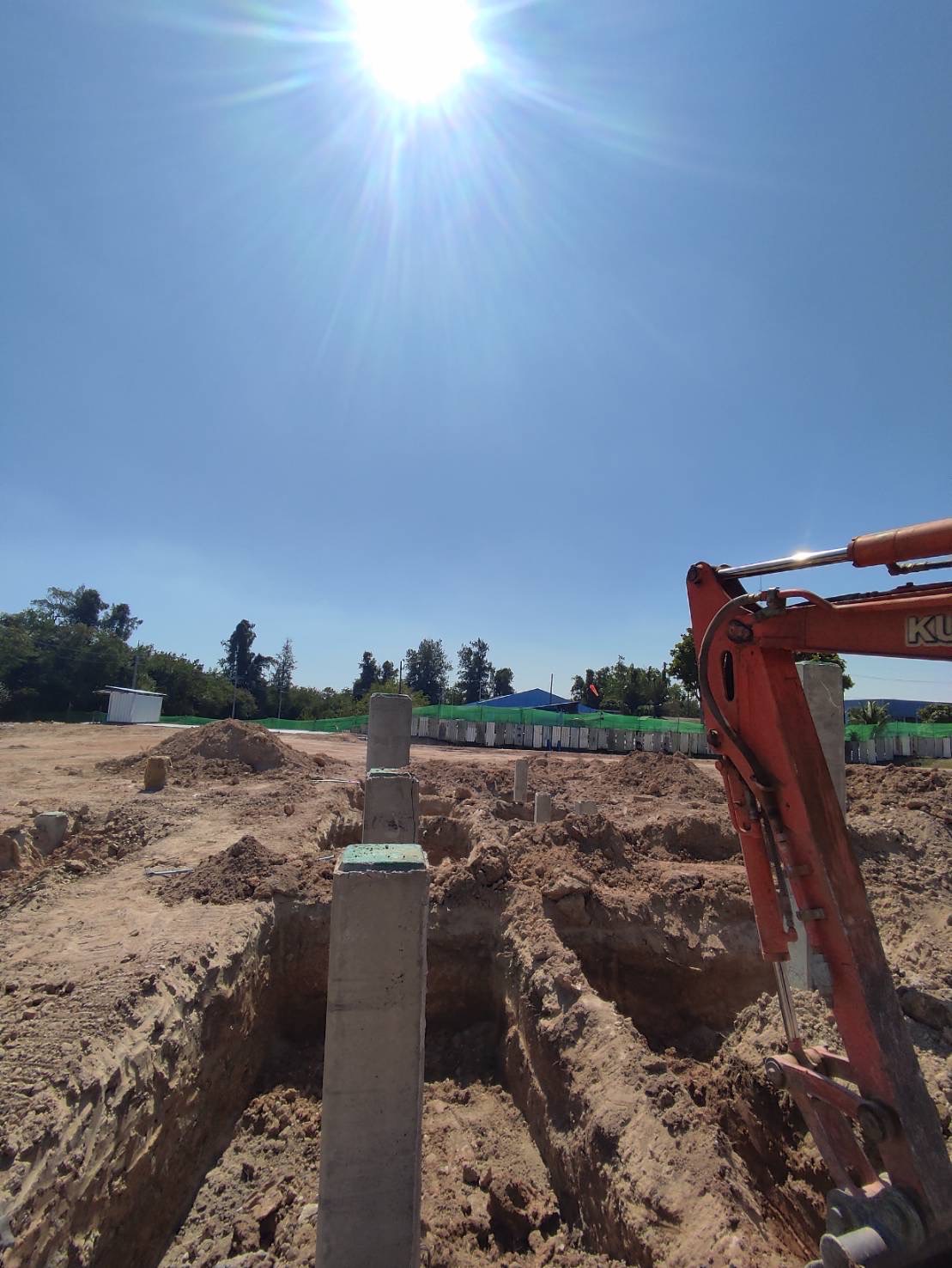 20 - https://ปิ่นเจริญเช่าแม็คโครระยองชลบุรี.com | ปิ่นเจริญ แบคโฮ ให้เช่ารถแม็คโคร PC30-PC200 พร้อมหัวเจาะ/สกัด, รถดั๊ม รับรื้อถอน ปรับพื้นที่ ขุดฟุตติ้ง บริการรวดเร็ว คุณภาพดี ราคาถูก ในระยอง ชลบุรี และใกล้เคียง