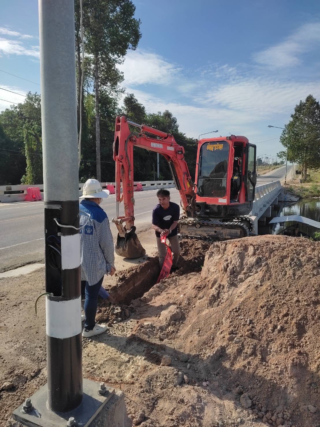 21 - https://ปิ่นเจริญเช่าแม็คโครระยองชลบุรี.com | ปิ่นเจริญ แบคโฮ ให้เช่ารถแม็คโคร PC30-PC200 พร้อมหัวเจาะ/สกัด, รถดั๊ม รับรื้อถอน ปรับพื้นที่ ขุดฟุตติ้ง บริการรวดเร็ว คุณภาพดี ราคาถูก ในระยอง ชลบุรี และใกล้เคียง