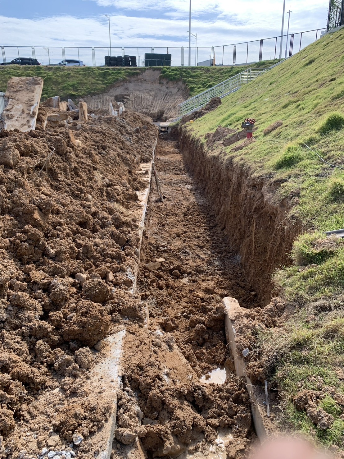 22 - https://ปิ่นเจริญเช่าแม็คโครระยองชลบุรี.com | ปิ่นเจริญ แบคโฮ ให้เช่ารถแม็คโคร PC30-PC200 พร้อมหัวเจาะ/สกัด, รถดั๊ม รับรื้อถอน ปรับพื้นที่ ขุดฟุตติ้ง บริการรวดเร็ว คุณภาพดี ราคาถูก ในระยอง ชลบุรี และใกล้เคียง